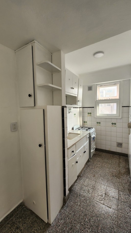 ALQUILER 24 MESES. Departamento 2 amb. a la calle