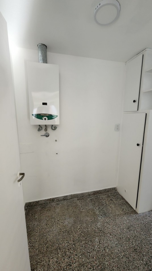 ALQUILER 24 MESES. Departamento 2 amb. a la calle
