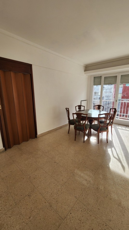 ALQUILER 24 MESES. Departamento 2 amb. a la calle