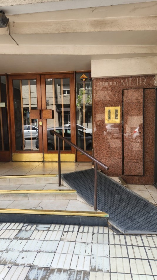 ALQUILER 24 MESES. Departamento 2 amb. a la calle