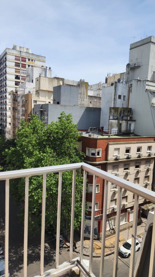 ALQUILER 24 MESES. Departamento 2 amb. a la calle