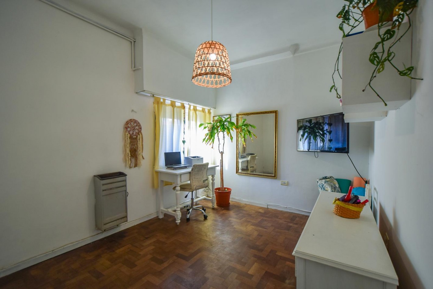 Exclusivo Chalet de 6 Ambientes en el Corazon de Barrio Chauvin