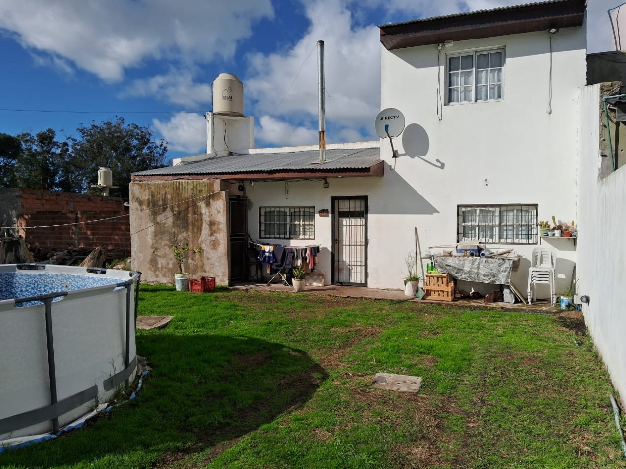 VENTA CASA CON 2 LOTES-PARQUE PEÑA
