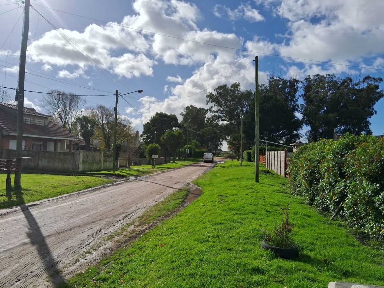 VENTA CASA CON 2 LOTES-PARQUE PEÑA