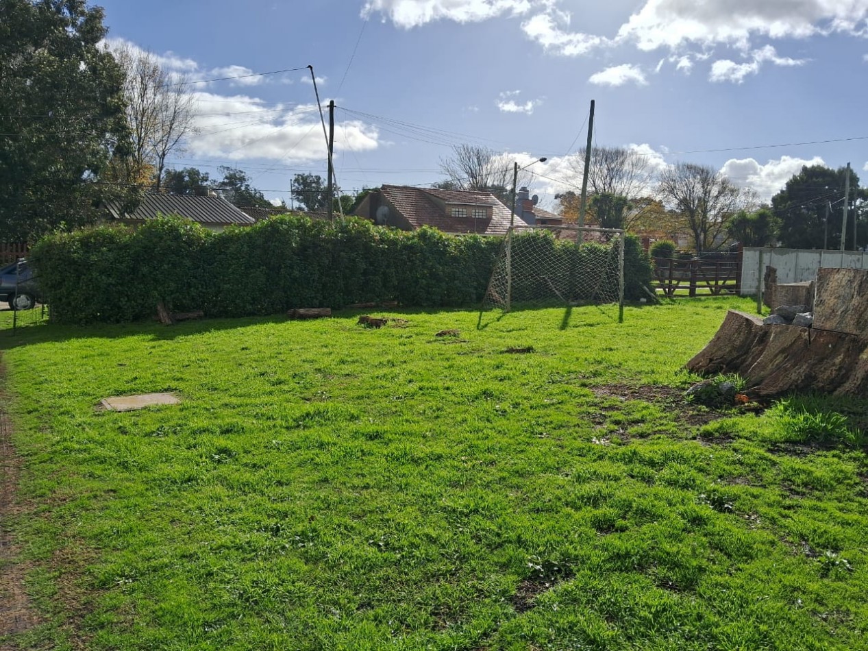 VENTA CASA CON 2 LOTES-PARQUE PEÑA