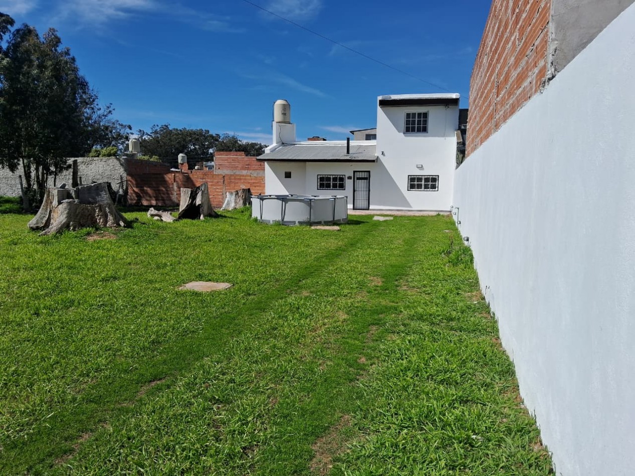 VENTA CASA CON 2 LOTES-PARQUE PEÑA