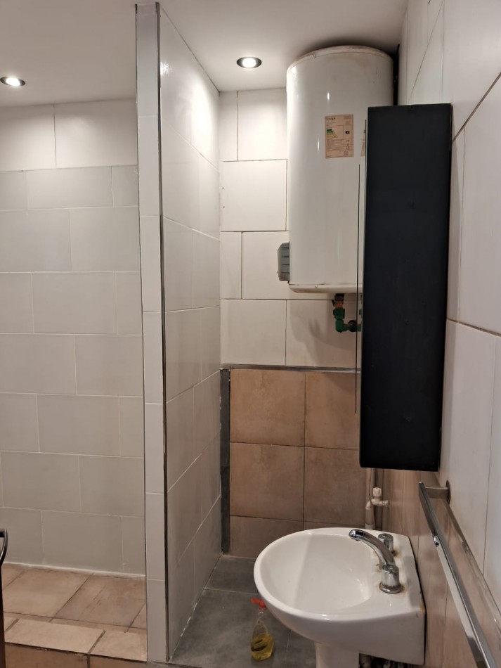 VENTA CASA CON 2 LOTES-PARQUE PEÑA