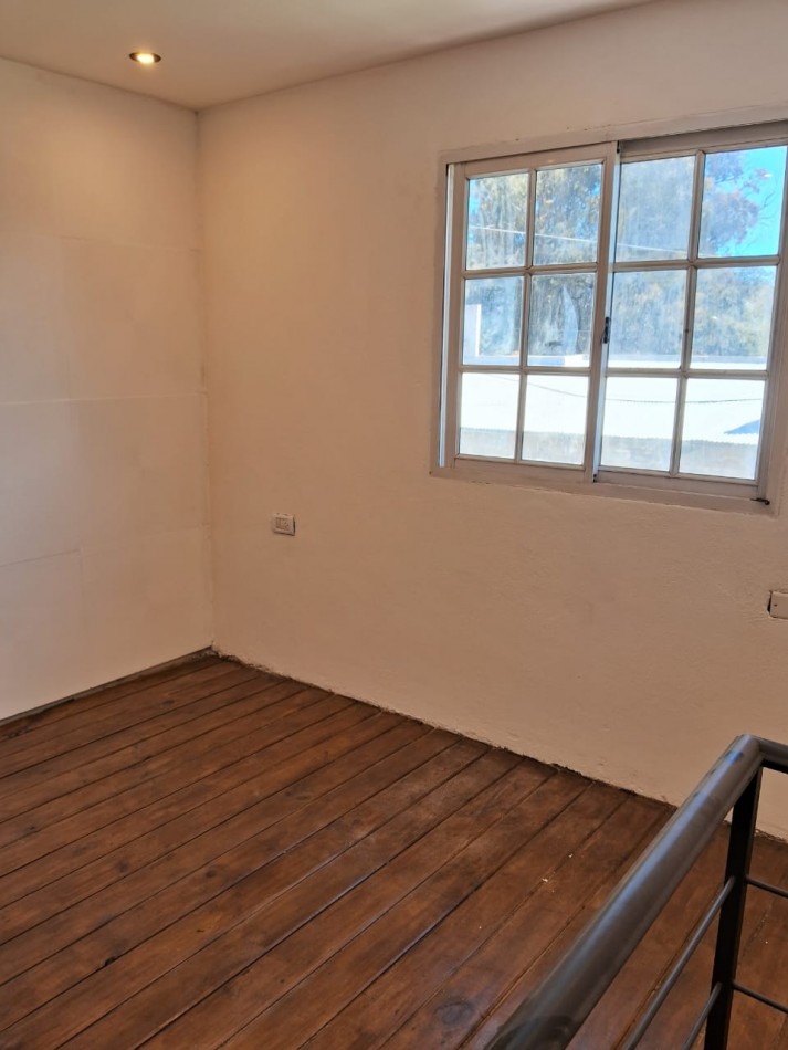 VENTA CASA CON 2 LOTES-PARQUE PEÑA