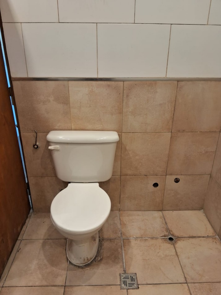 VENTA CASA CON 2 LOTES-PARQUE PEÑA