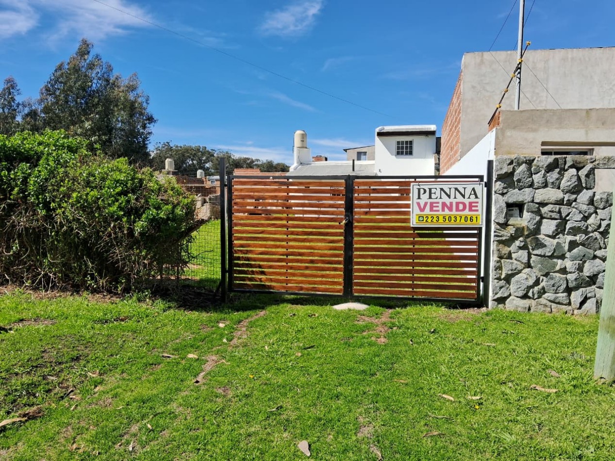 VENTA CASA CON 2 LOTES-PARQUE PEÑA
